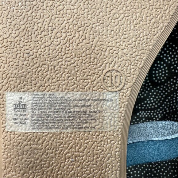 Women's Old Navy Blue Faux Leather T-Strap Sandals Size 10 Wraparound Straps - Picture 4 of 10